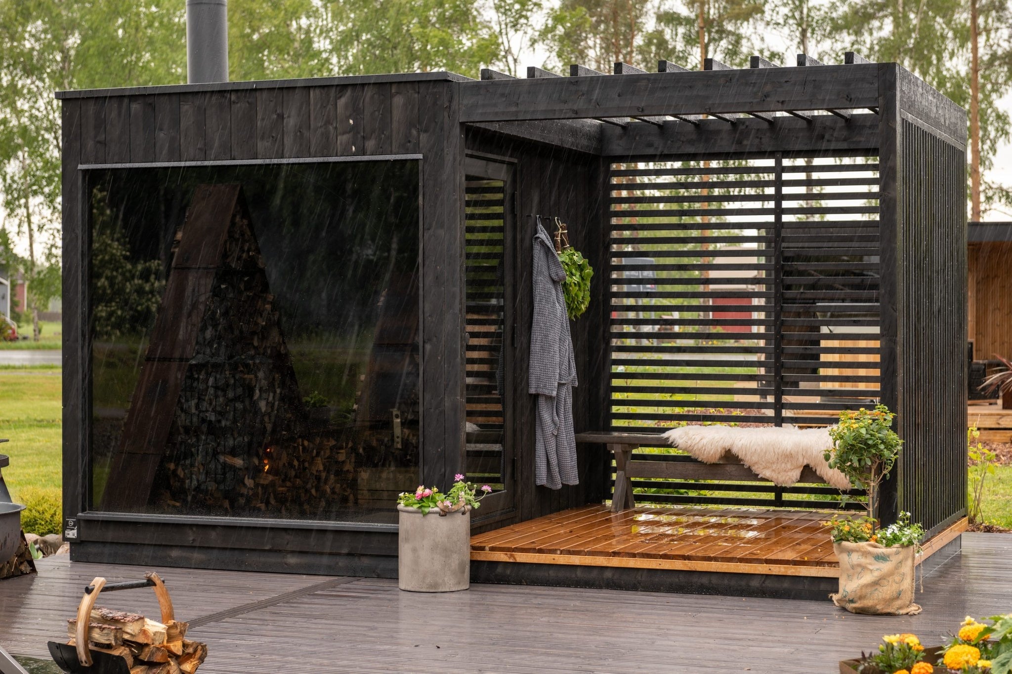 ts2-thermasol-nordic-misty-pergola-scene3.jpg